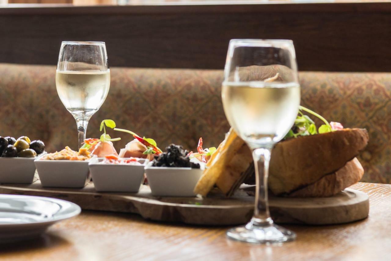 The Ambleside Inn - The Inn Collection Group מראה חיצוני תמונה